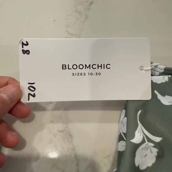 Bloomchic NWT Floral Cut Out Tankini Swim Top Women’s Size 28 Mint Green Padded - Picture 7 of 10